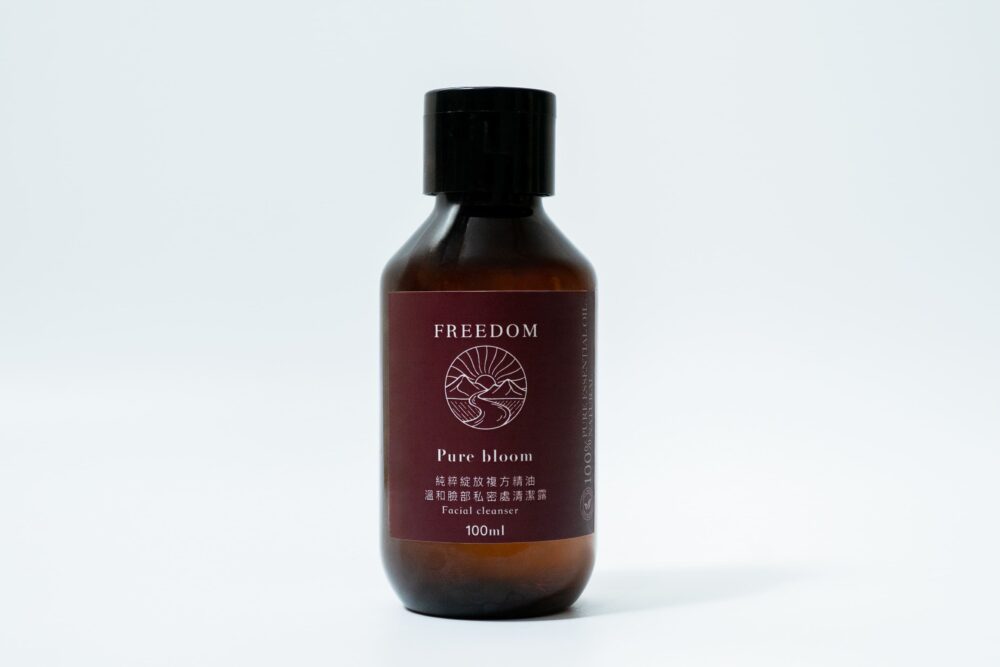 Pure bloom  <br> 純粹綻放複方精油溫和臉部私密處清潔露